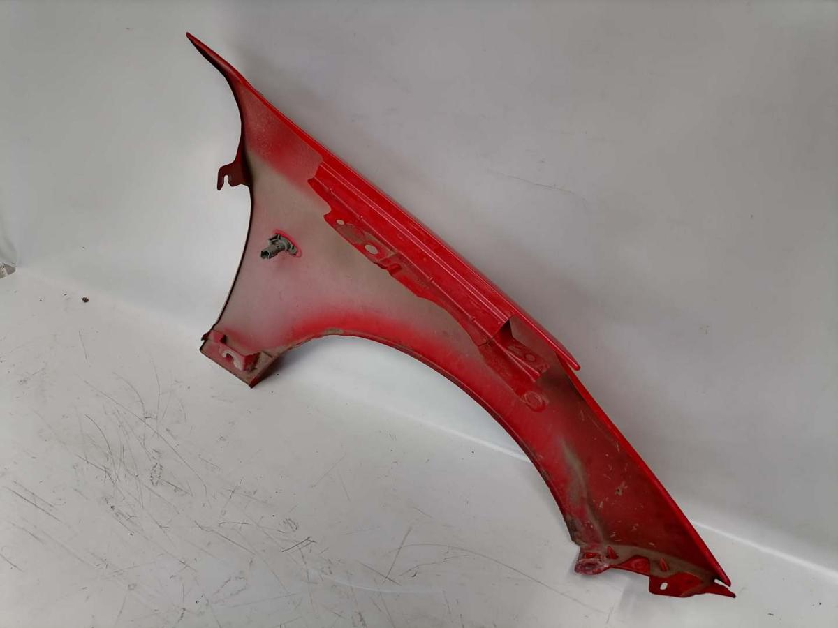 Peugeot 2006+ original Kotflügel vorn links Rot KKN Bj.2010